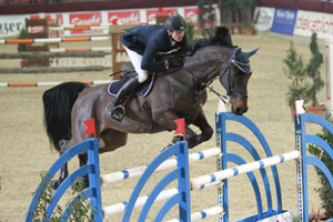 Nisse Lüneburg hat auf dem einstigen Derbypferd von Carsten-Otto Nagel, der den jungen Reiter auch trainiert, am Sonntag den Großen Preis von Lübzer beim CSI Neustadt (Dosse) gewonnen. Foto: Wego